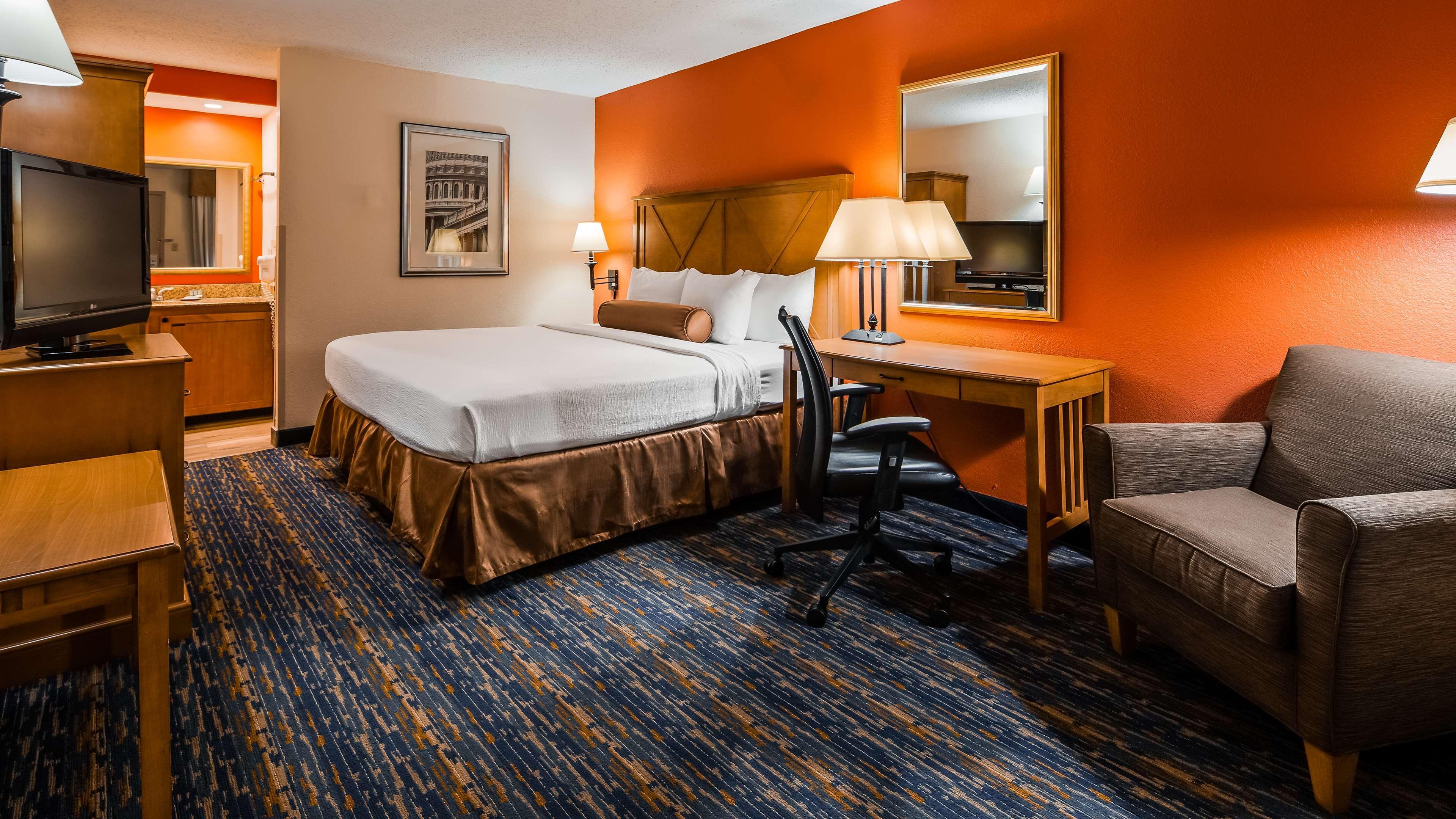 Western Dulles Airport Hotel 3*