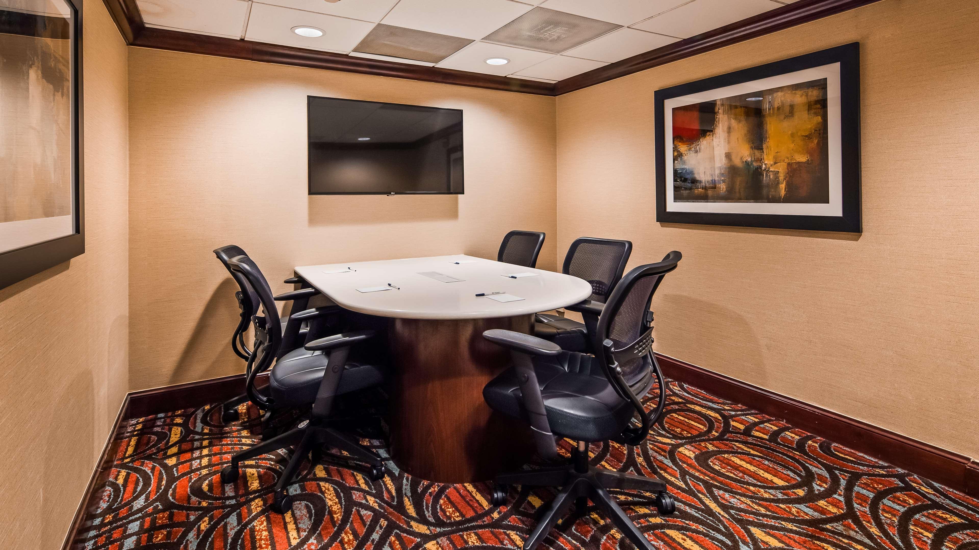 Western Dulles Airport 3*