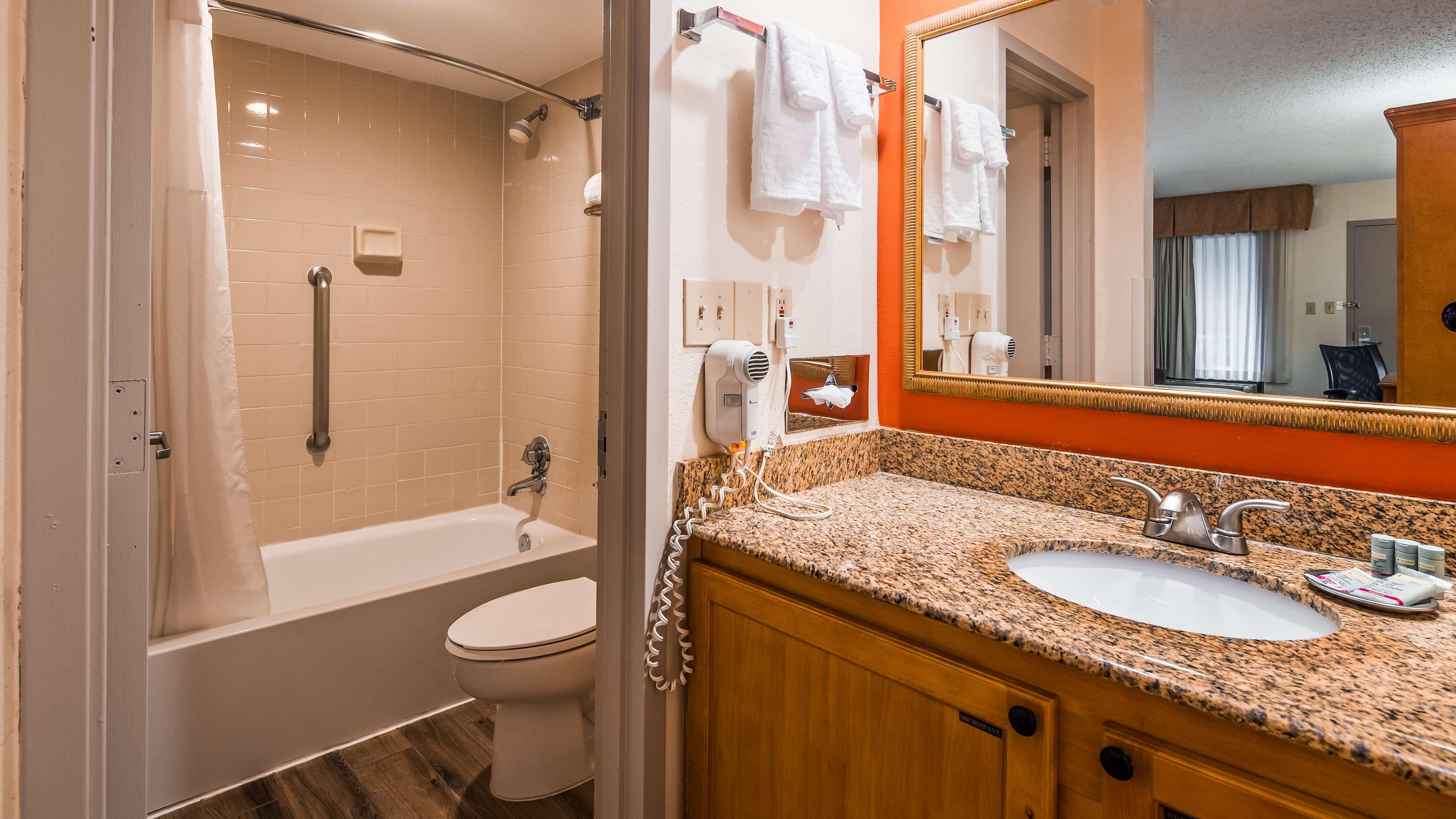 Hotel Western Dulles Airport 3*