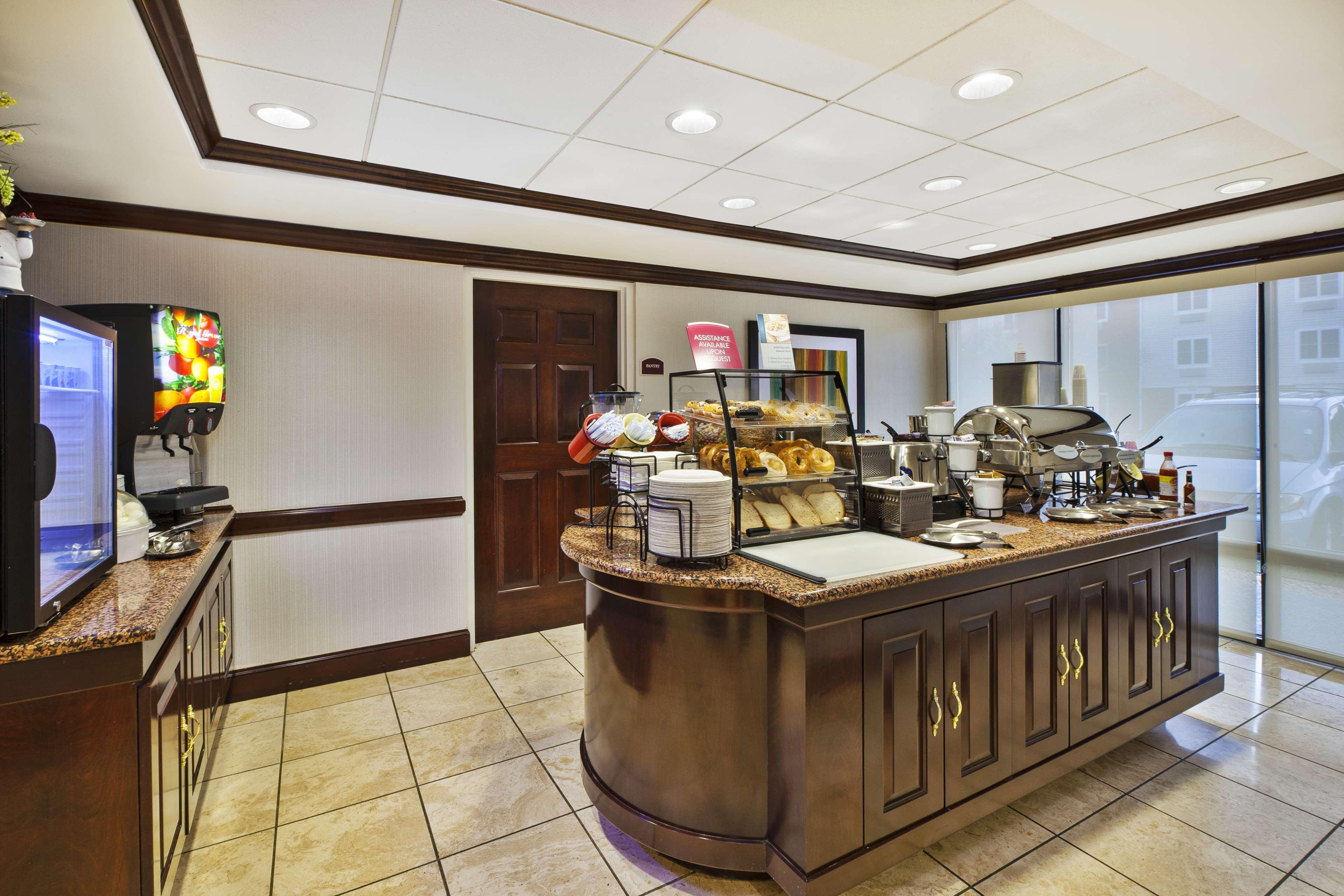 Western Dulles Airport 3* Sterling