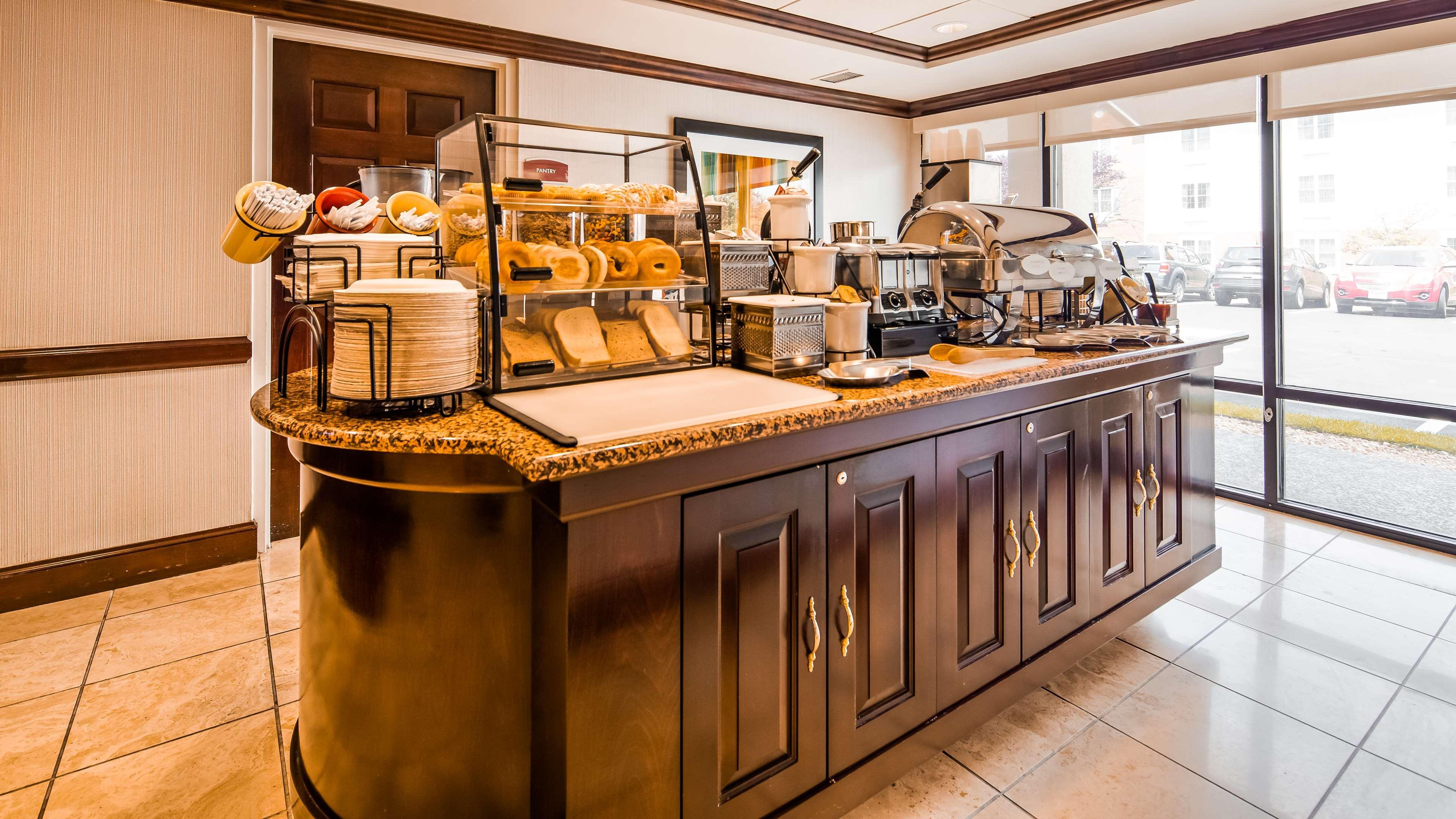 Western Dulles Airport Hotel