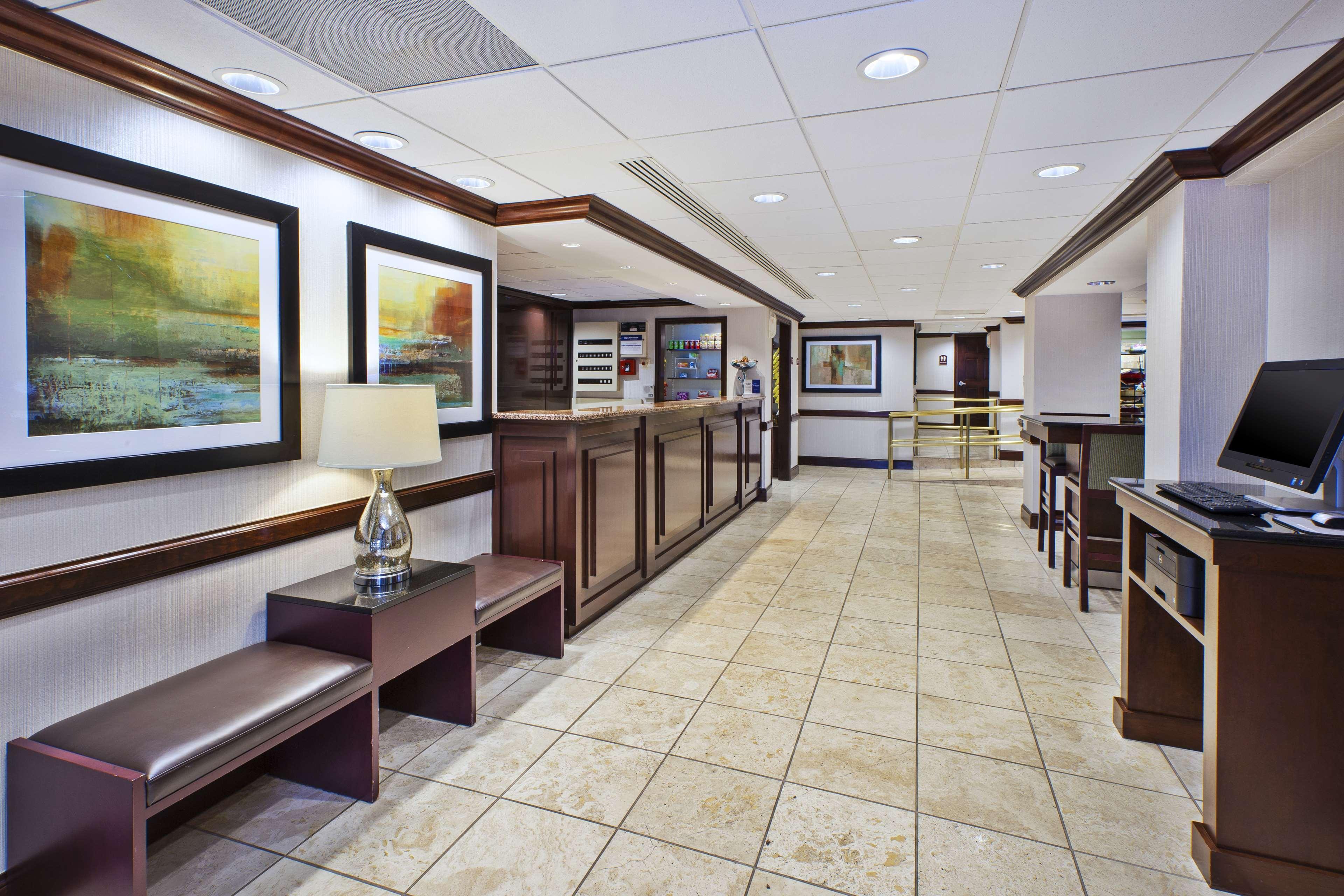 Western Dulles Airport Hotel