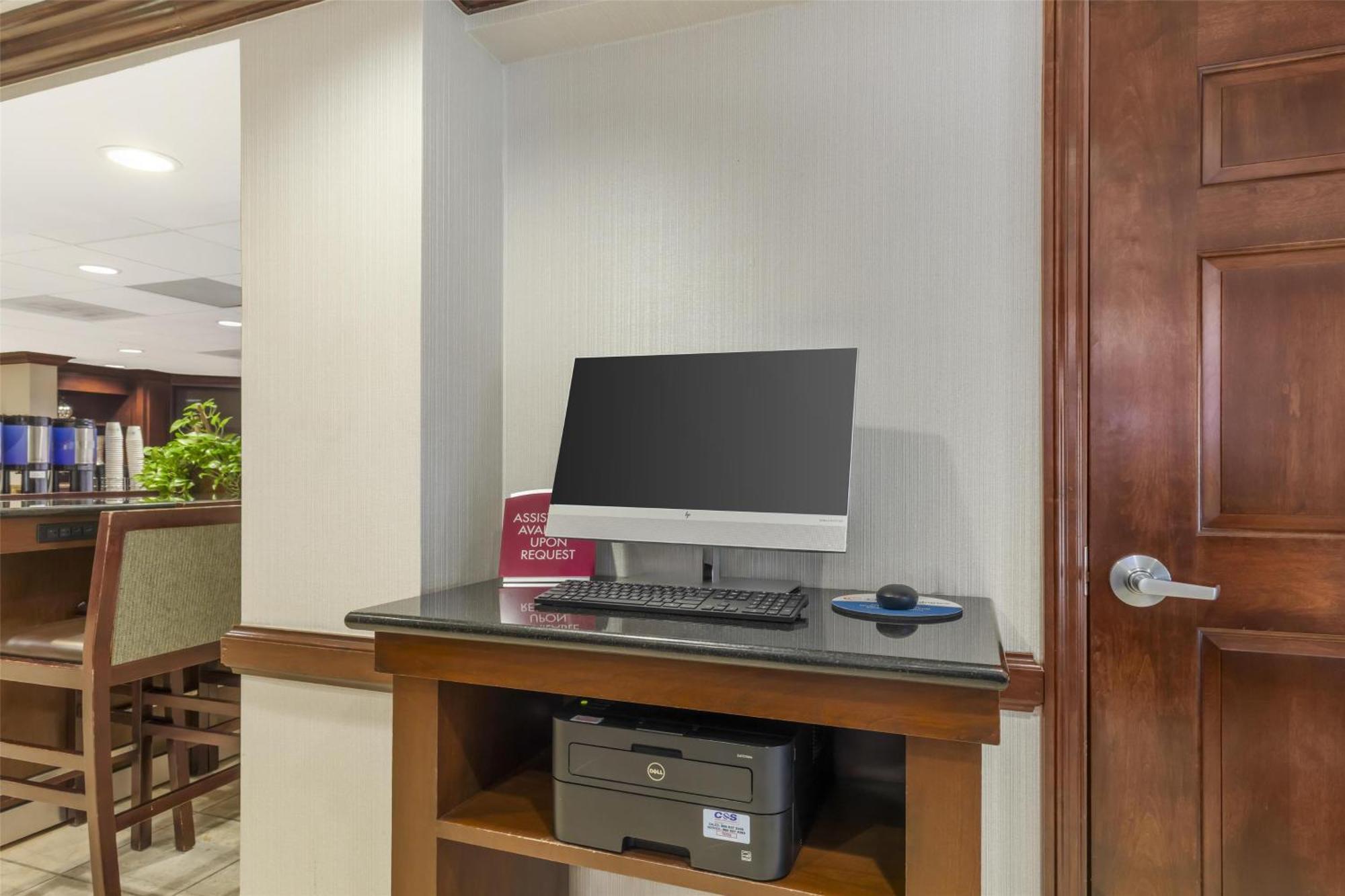 Hotel Western Dulles Airport 3*