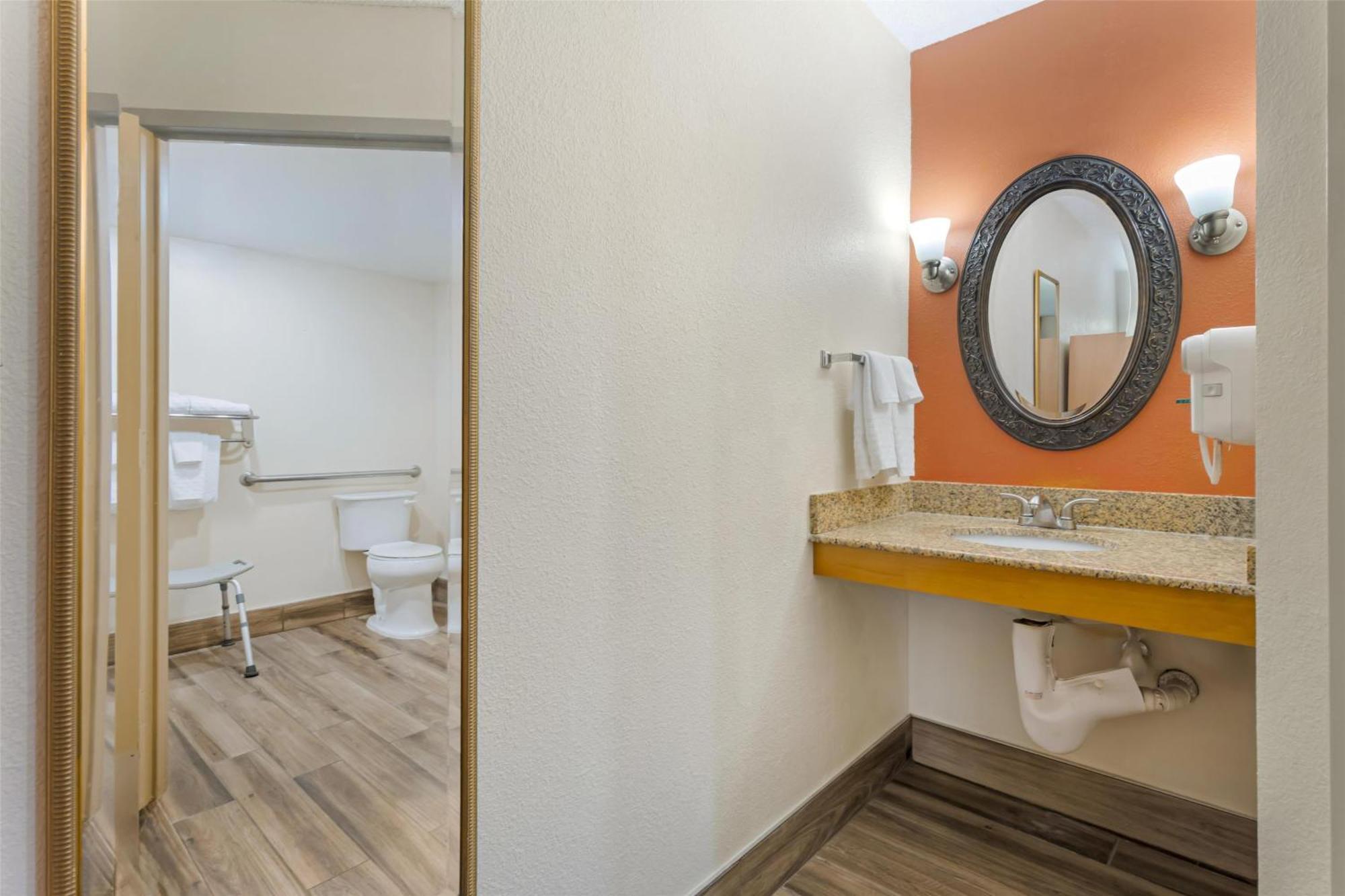 Western Dulles Airport Hotel Sterling