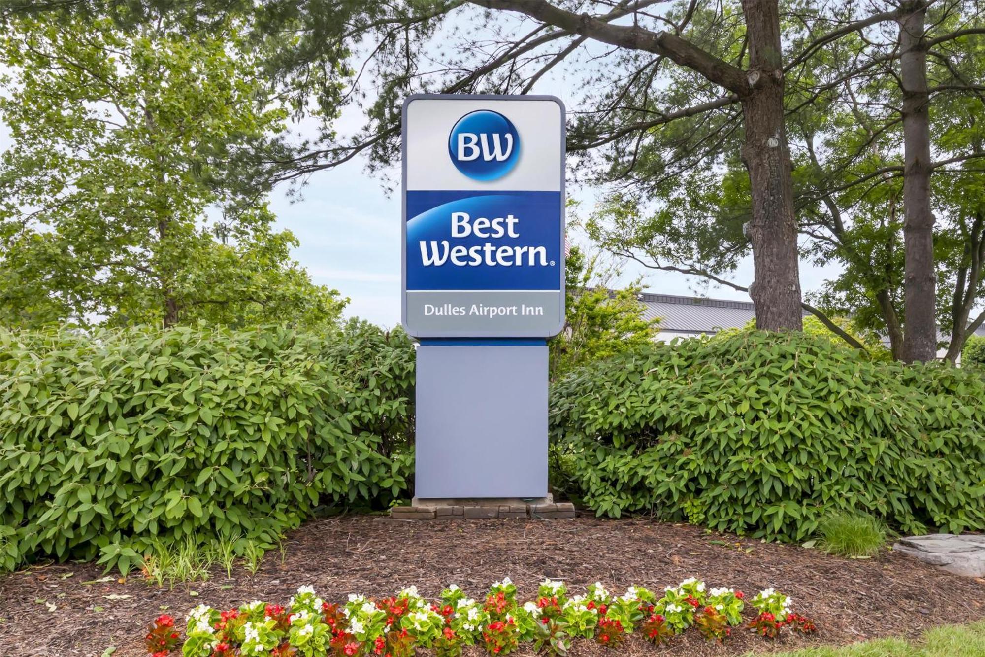 Western Dulles Airport Hotel 3*